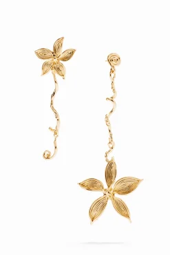 Zalio gold-plated asymmetric long flower earrings