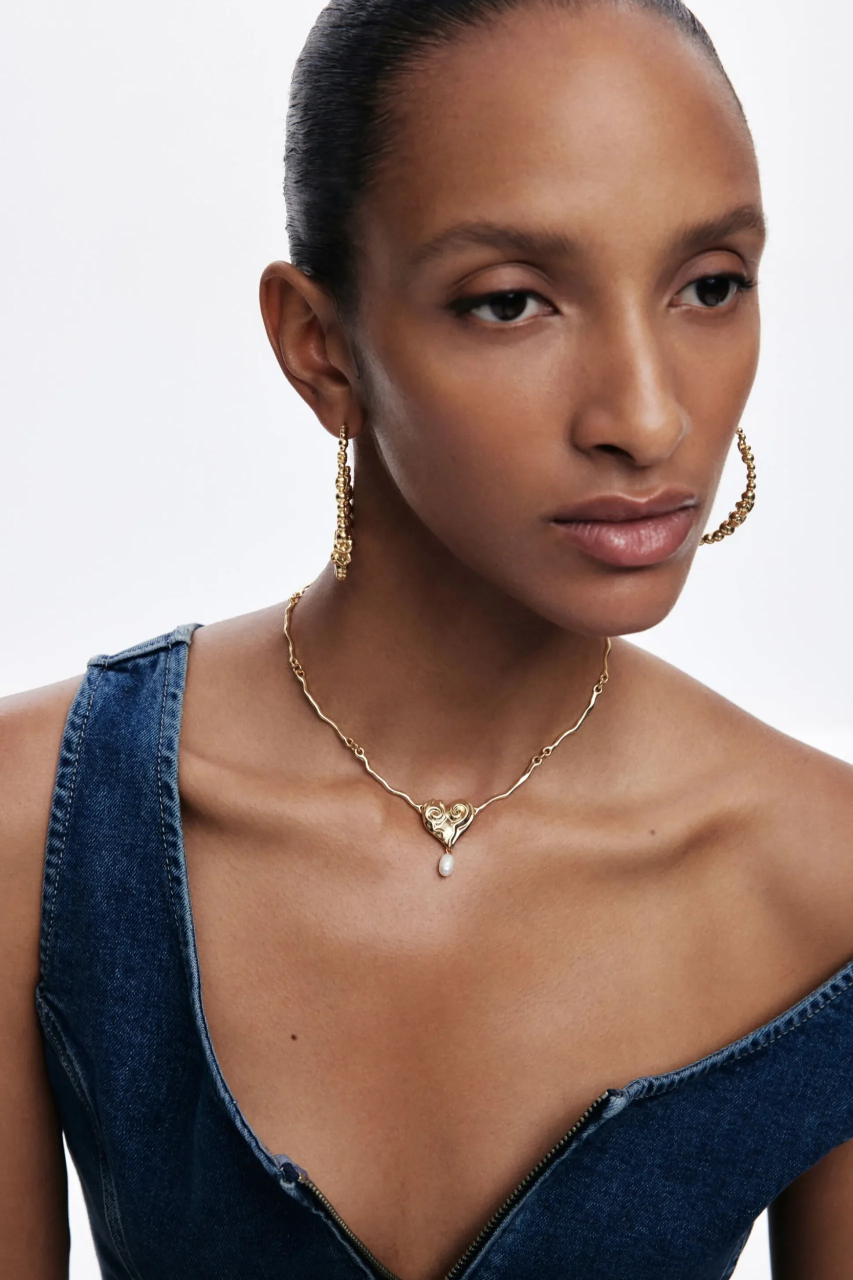 Zalio gold-plated heart hoop earrings