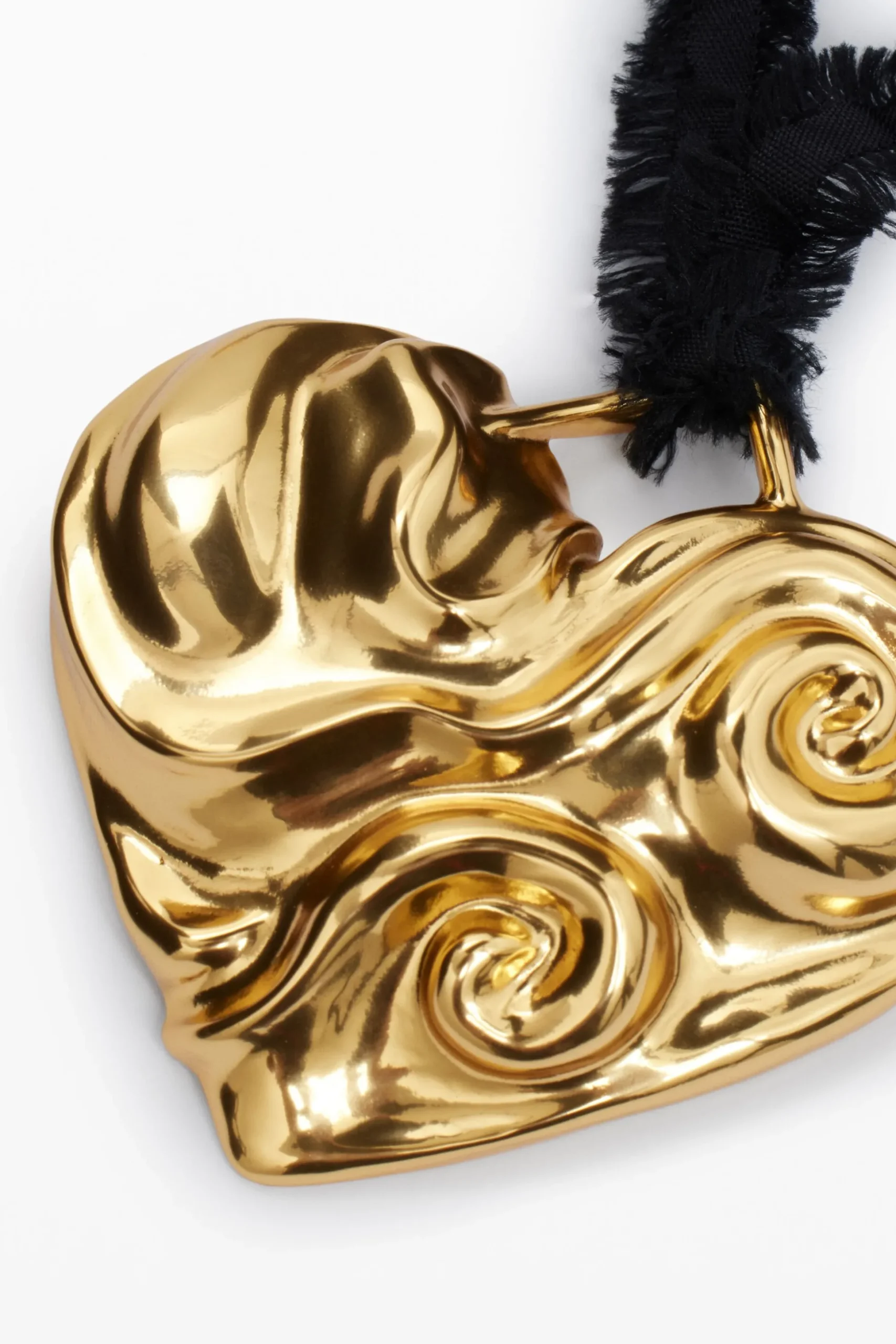 Zalio gold-plated heart pendant with ribbon